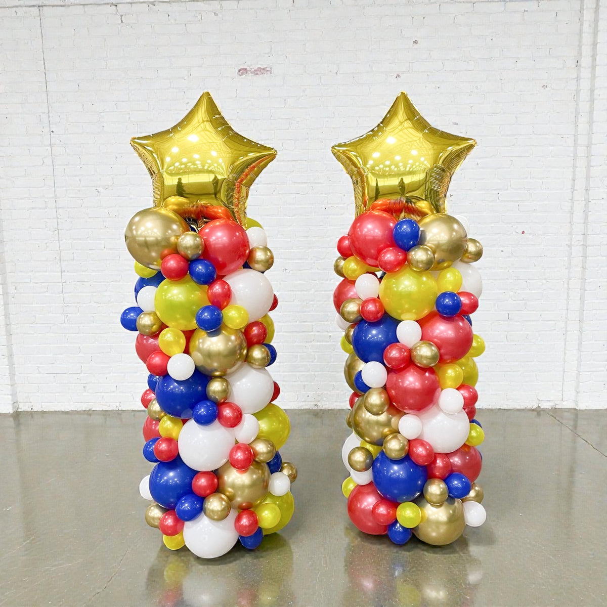 Balloon Column With Gold Star Mylar Balloon