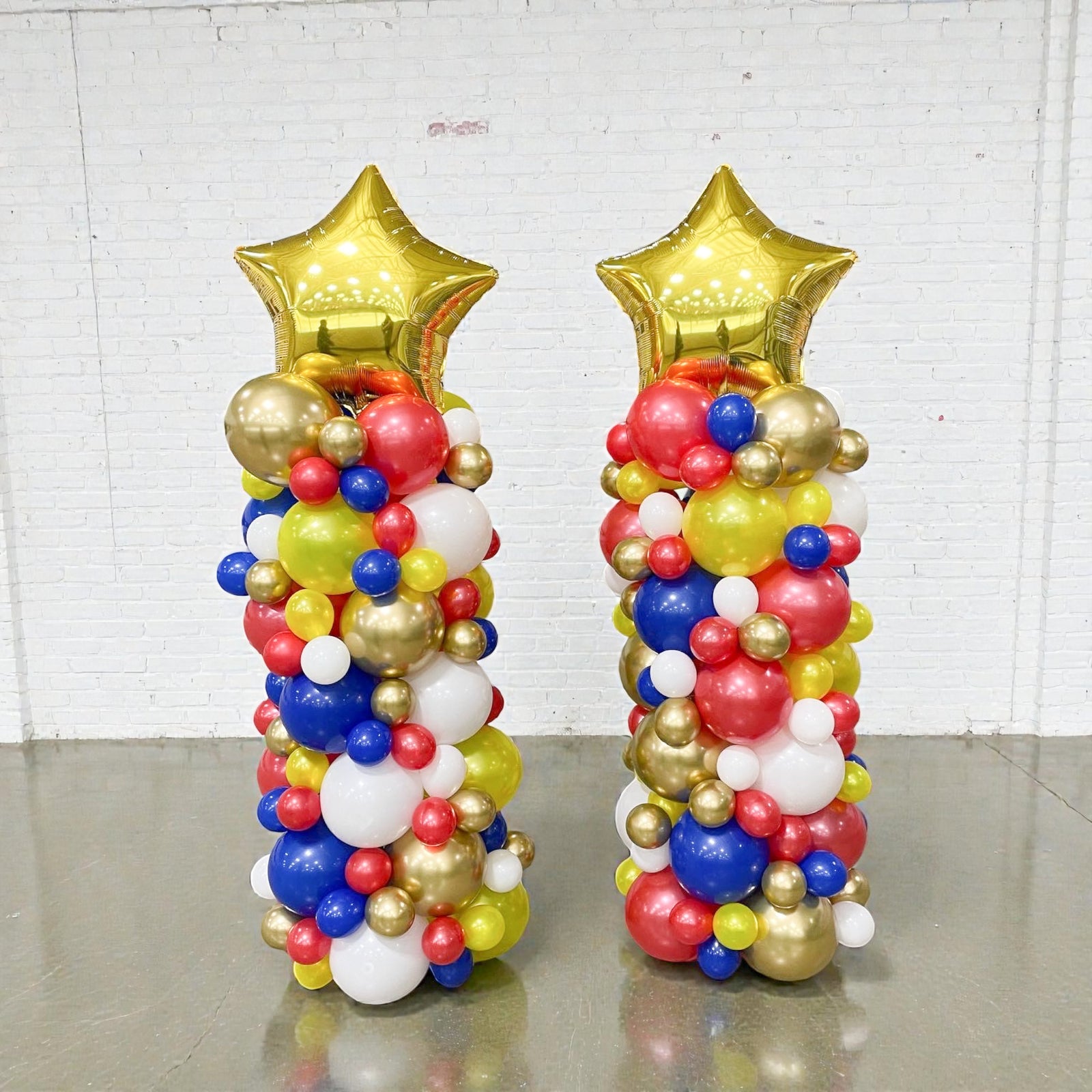 Balloon Column With Gold Star Mylar Balloon